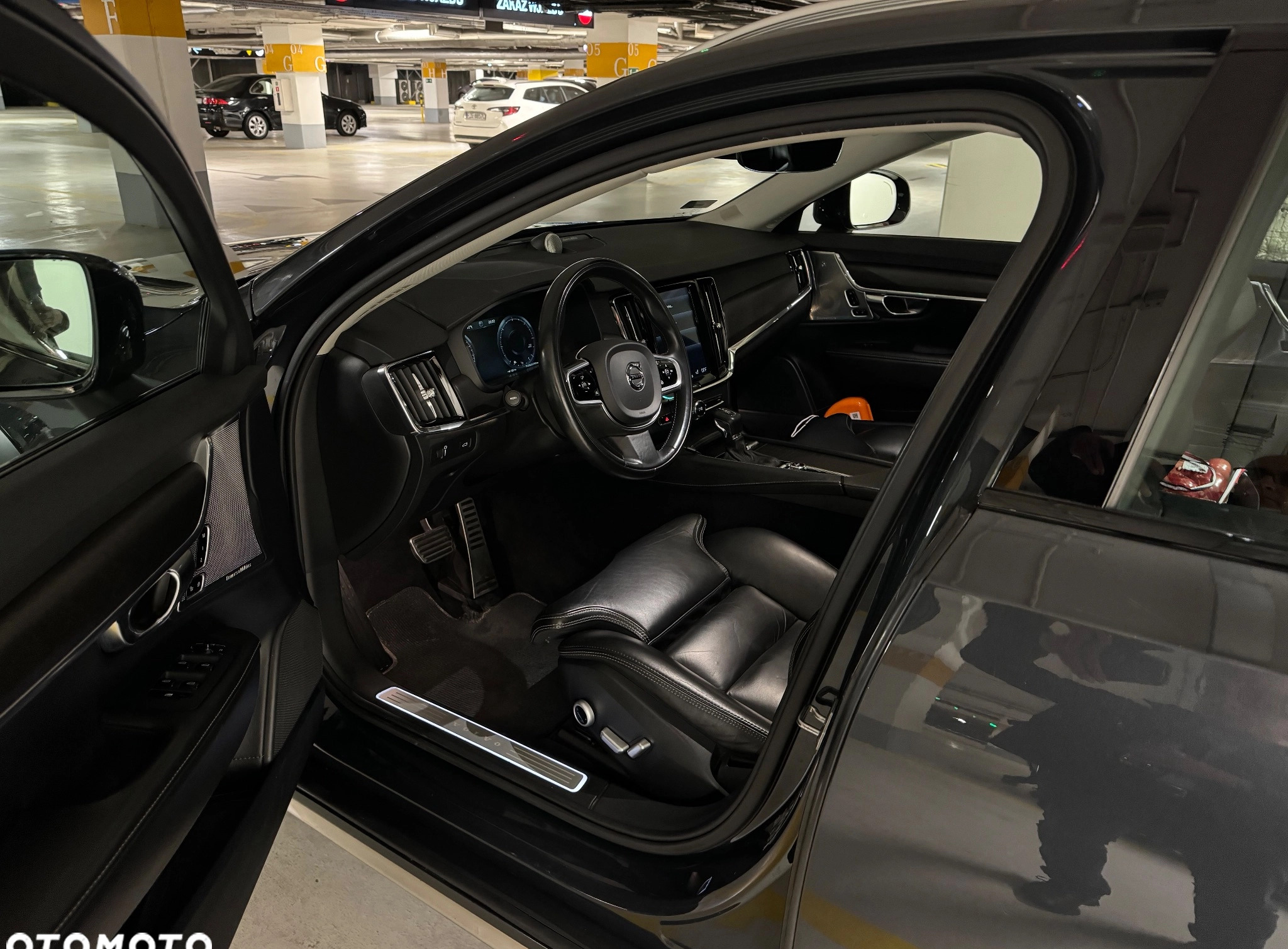 Volvo V90 Cross Country cena 129000 przebieg: 154500, rok produkcji 2017 z Warszawa małe 154
